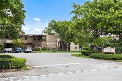 20801 San Simeon Way # 105, Miami FL 33179