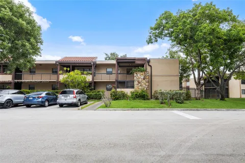 20801 San Simeon Way # 105, Miami FL 33179