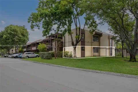 20801 San Simeon Way # 105, Miami FL 33179