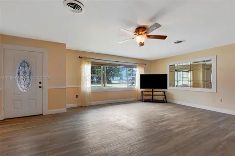 3510 Lakeview Dr, Sebring FL 33870