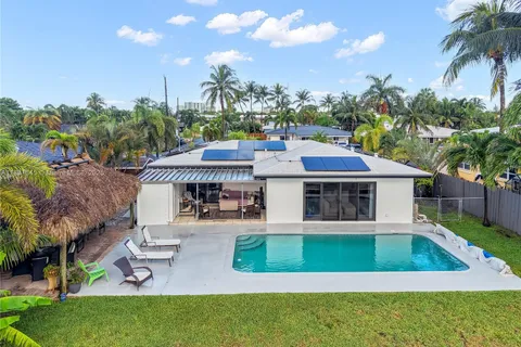 380 SE 1st Ter, Pompano Beach FL 33060