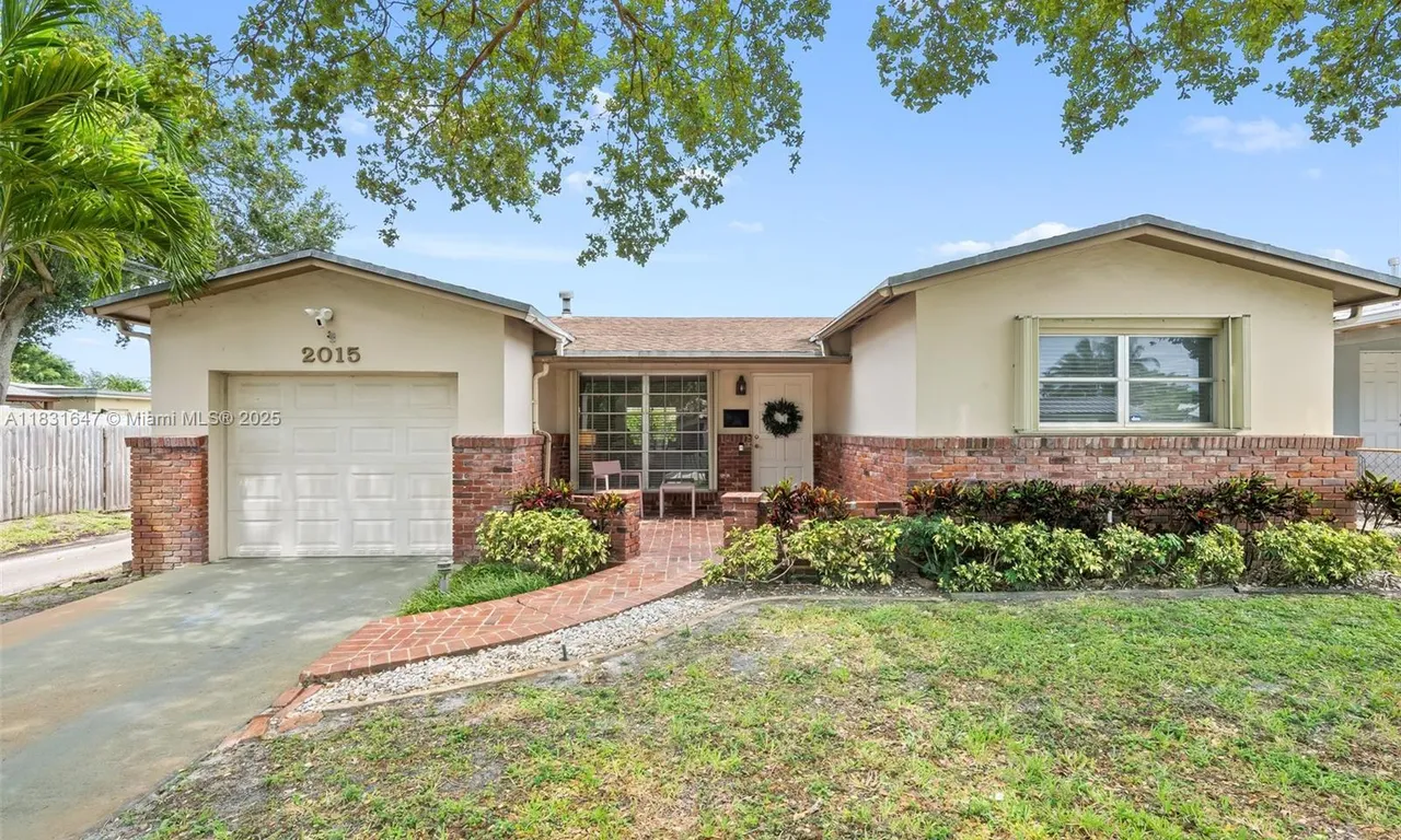 2015 N 37th Ave, Hollywood FL 33021