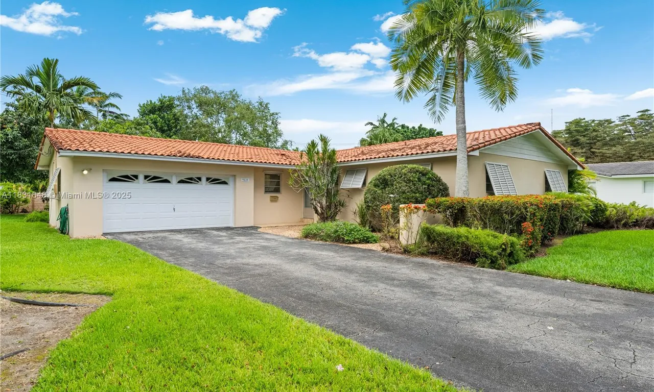 9640 SW 72nd Ct, Pinecrest FL 33156