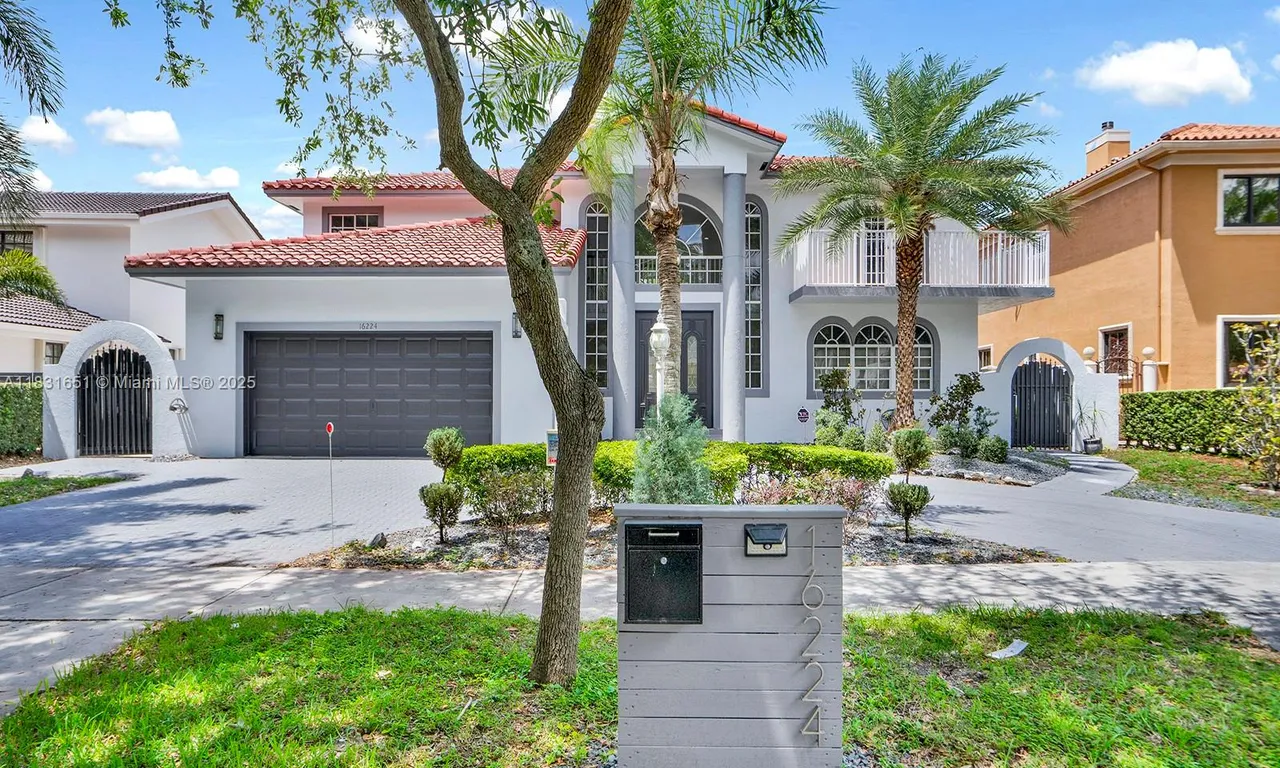 16224 NW 82nd Pl, Miami FL 33016