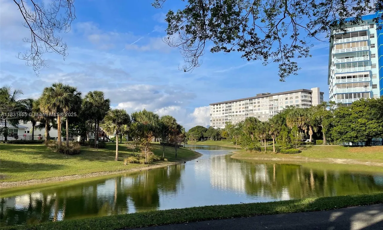 919 Hillcrest Dr # 509, Hollywood FL 33021