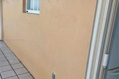 2403 W 76th St # 203, Hialeah FL 33016