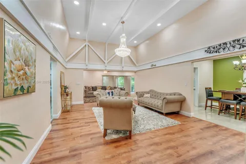 5706 S Travelers Palm Ln, Tamarac FL 33319