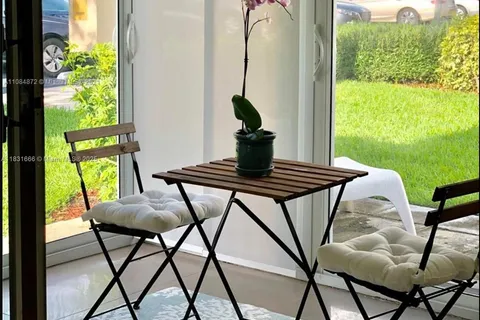 2 Simonton Cir # 2, Weston FL 33326