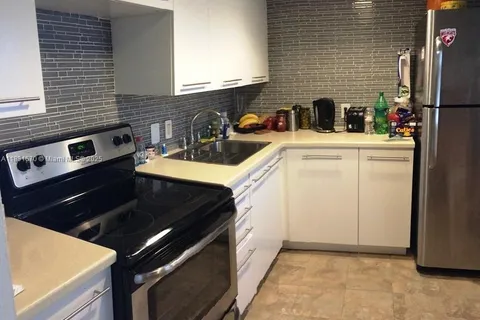 3475 N Country Club Dr # 507, Aventura FL 33180