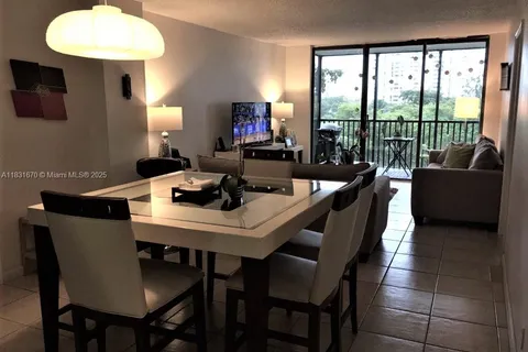 3475 N Country Club Dr # 507, Aventura FL 33180