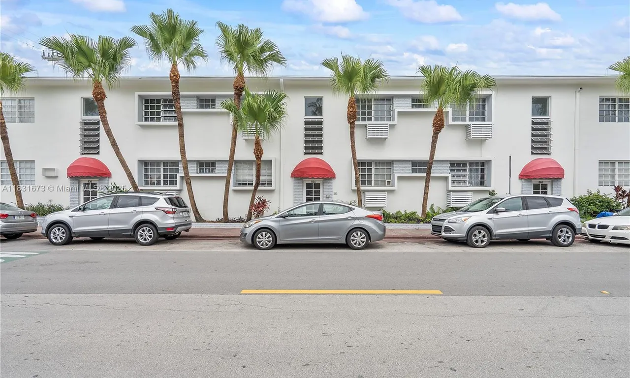 836 10th St # 6, Miami Beach FL 33139