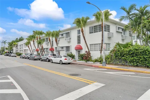 836 10th St # 6, Miami Beach FL 33139