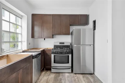836 10th St # 6, Miami Beach FL 33139