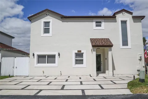 9035 SW 148th Ct, Miami FL 33196