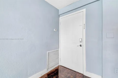 8960 Sunset Strip, Sunrise FL 33322