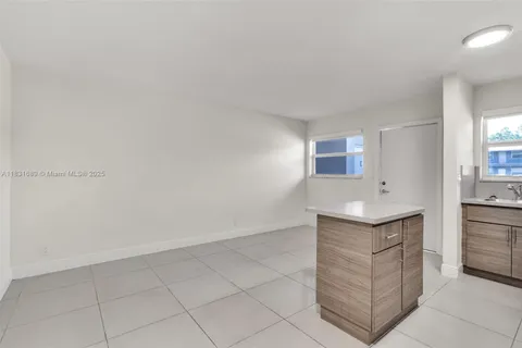 6034 Arthur St # 4, Hollywood FL 33024