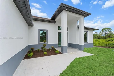 624 Beach Ave S, Lehigh Acres FL 33974