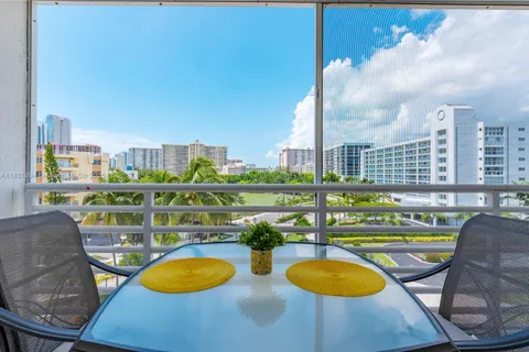 17801 N Bay Rd # 607, Sunny Isles Beach FL 33160