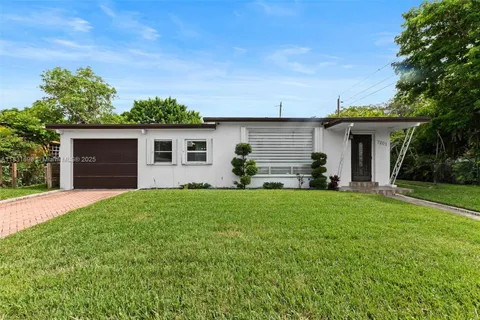 7201 Hayes St, Hollywood FL 33024