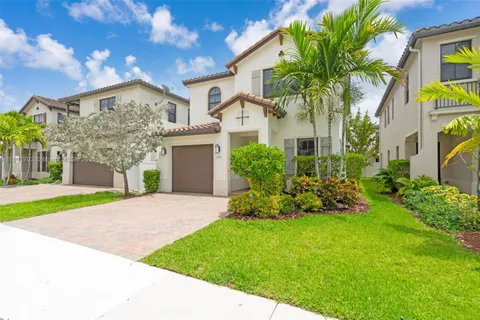 3274 W 96th Pl, Hialeah FL 33018
