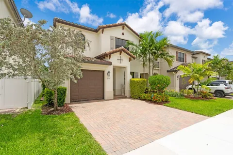 3274 W 96th Pl, Hialeah FL 33018