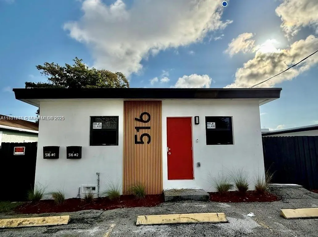 516 NW 2nd ave # B, Hallandale Beach FL 33009