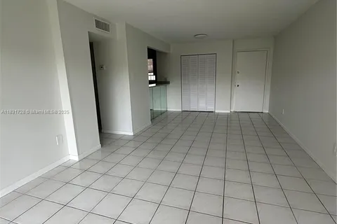 8897 Fontainebleau Blvd # 208, Miami FL 33172