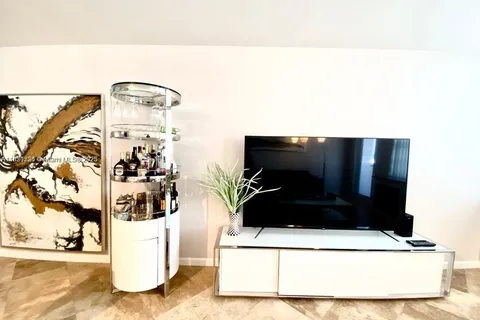 100 Lincoln Rd # 608, Miami Beach FL 33139