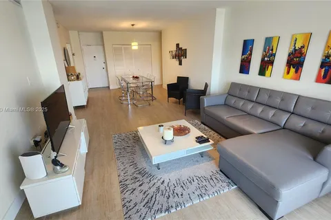 500 Bayview Dr # 1725, Sunny Isles Beach FL 33160