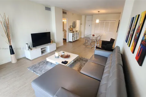500 Bayview Dr # 1725, Sunny Isles Beach FL 33160
