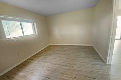 400 W Palm Cir W # 206, Pembroke Pines FL 33025