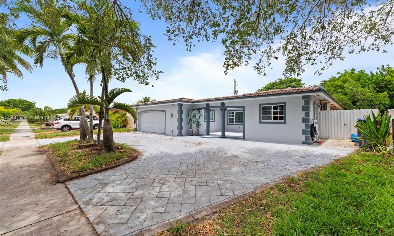 7521 Johnson St, Hollywood FL 33024