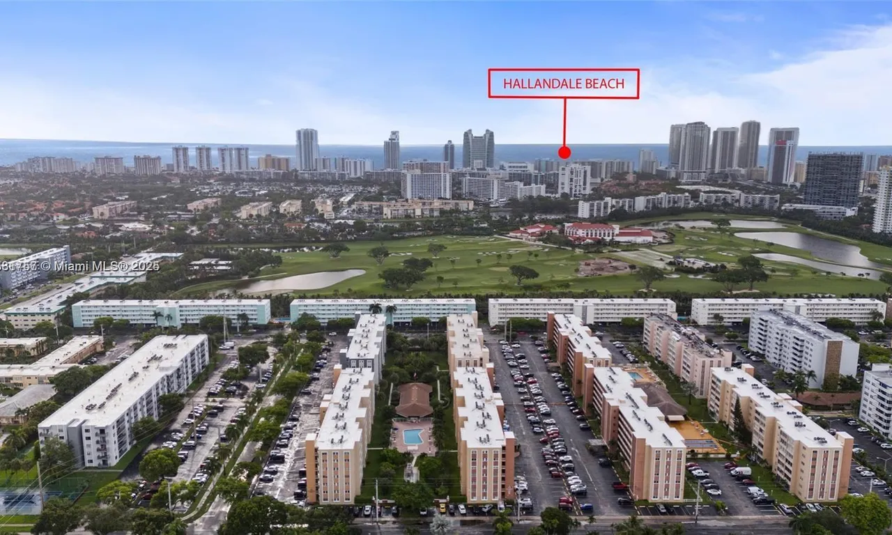620 NE 12th Ave # 102, Hallandale Beach FL 33009