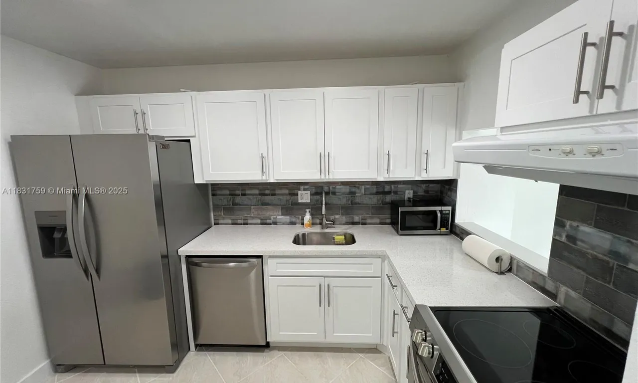 8000 SW 81st Dr # 202, Miami FL 33143