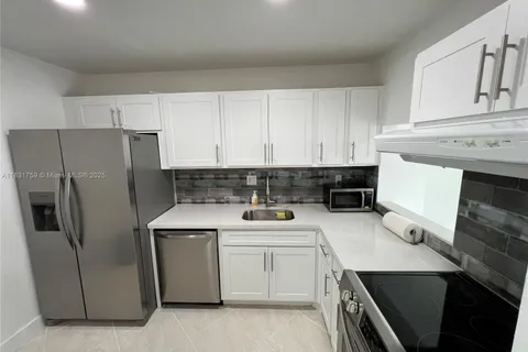 8000 SW 81st Dr # 202, Miami FL 33143