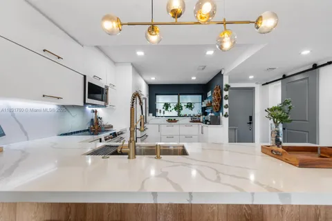 4000 NE 168th St # 113B, North Miami Beach FL 33160