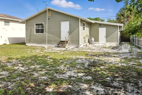 3633 SW 12th Ct, Fort Lauderdale FL 33312