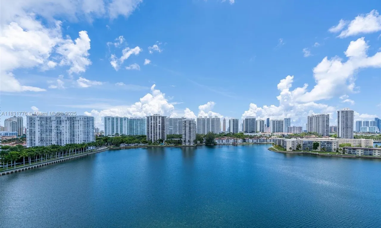 18081 Biscayne Blvd # 1205, Aventura FL 33160