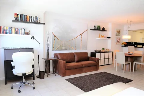 2501 S Ocean Dr, Hollywood FL 33019
