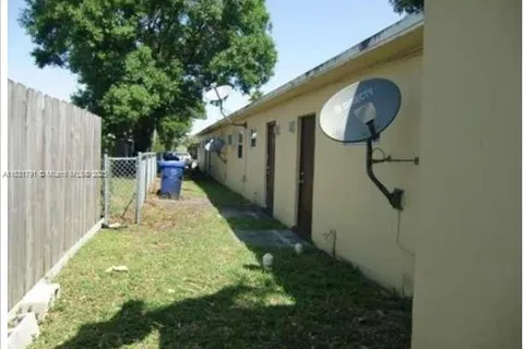 1124 NW 2nd St # 2, Fort Lauderdale FL 33311