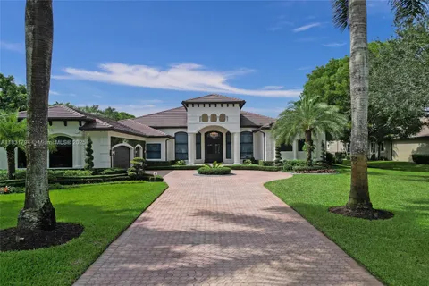 11056 Blackhawk Blvd, Davie FL 33328