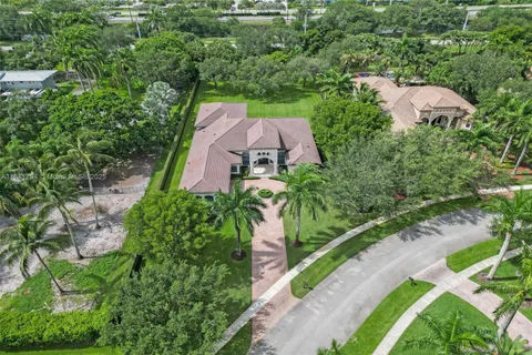 11056 Blackhawk Blvd, Davie FL 33328