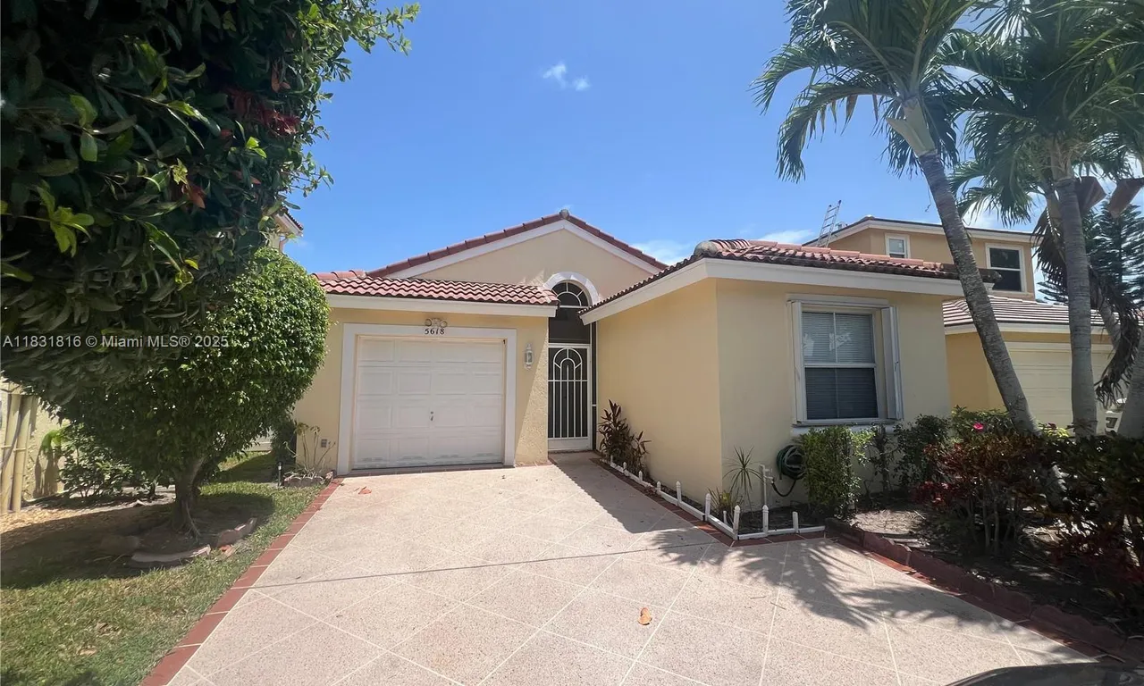 5618 Kingsmill Ct, Lake Worth FL 33463