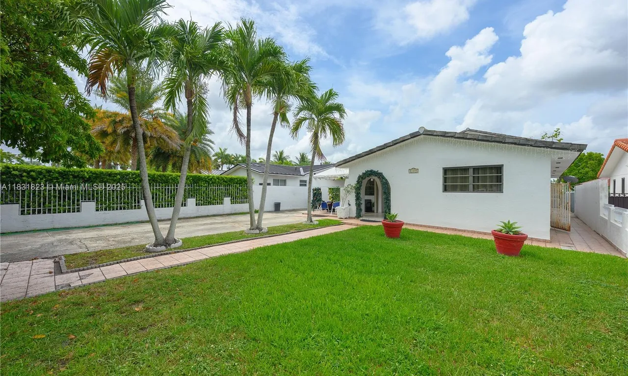 11870 SW 5th St, Miami FL 33184