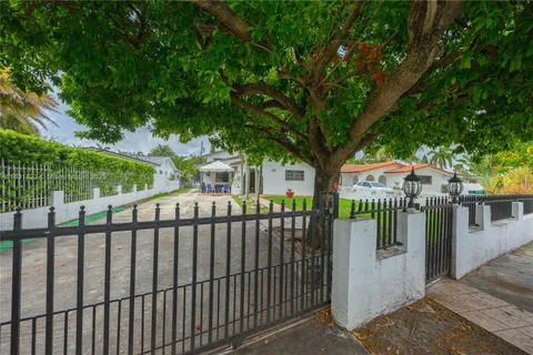 11870 SW 5th St, Miami FL 33184