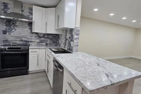 409 Bennington Ln, Lake Worth FL 33467