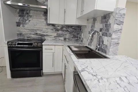 409 Bennington Ln, Lake Worth FL 33467