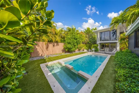 1548 Biarritz Dr, Miami Beach FL 33141