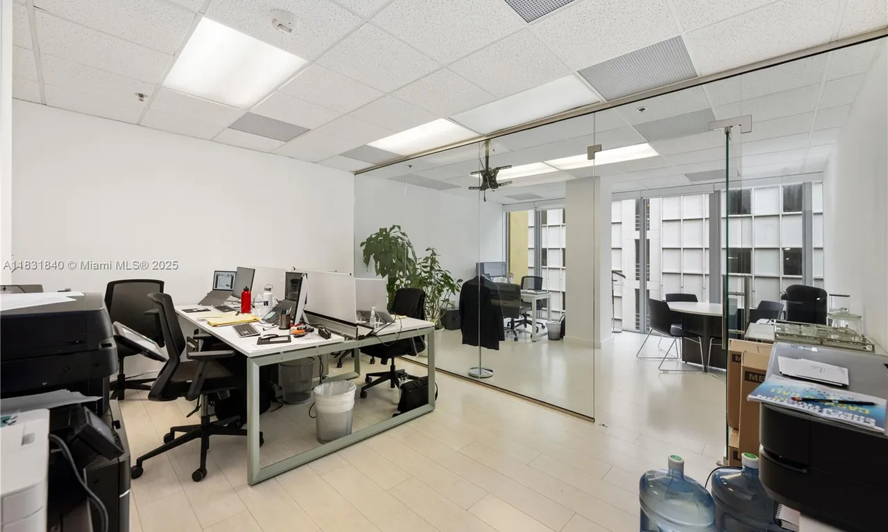150 SE 2nd Ave # 1005, Miami FL 33131