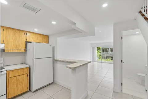 9373 Fontainebleau Blvd # K206, Miami FL 33172